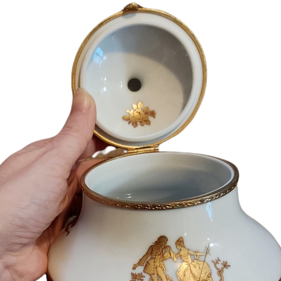 Imperia Limoges Porcelain Trinket Box with 22k Gold Platinum Embellishments - Picture 3 of 6